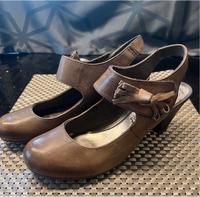 NEU Pumps TAMARIS 38 G braun LEDER Riemchen Sachsen - Radebeul Vorschau