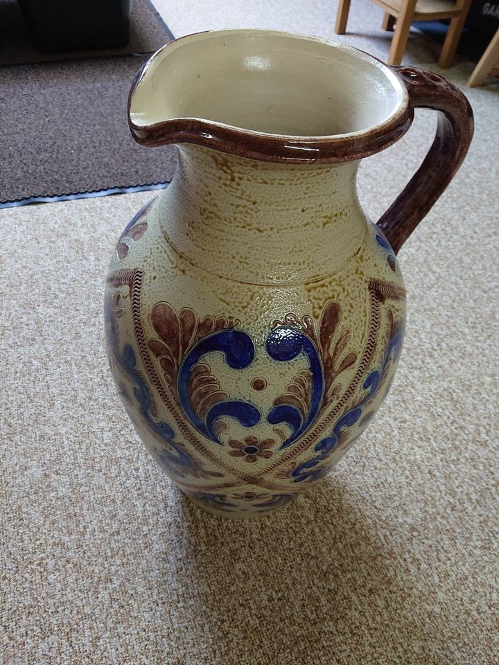 Sehr schöne stilvolle Bodenvase aus hochwertigem Keramik in Buchloe