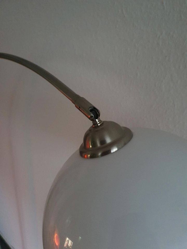 Stehlampe mit Marmorfuss in Grafenau