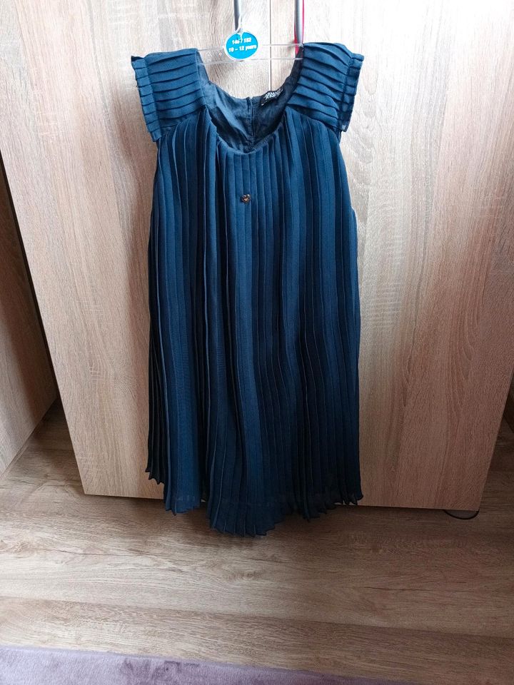 Armani-Kleid für  Mädchen in Michelau i. OFr.