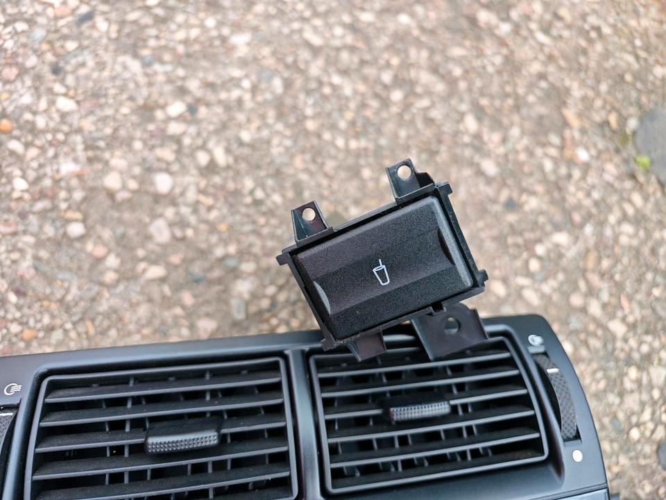 Mittelkonsole und Radio Instrumententafel Ford Mondeo Mk3 Ghia in Wurzen