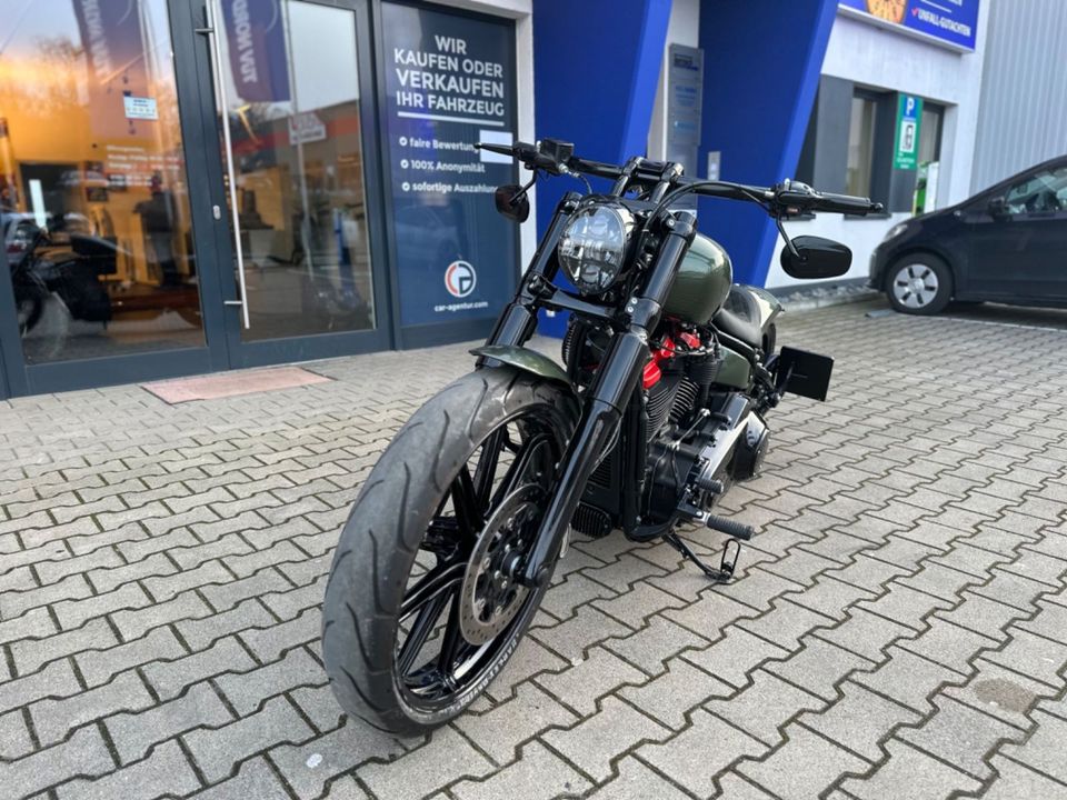 Harley-Davidson Breakout 114*Kesstech*5HD1 in Bielefeld
