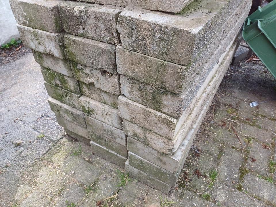 Kantstein Rasenbordstein Beton grau 100 cm (nur Selbstabh. 47533) in Kleve