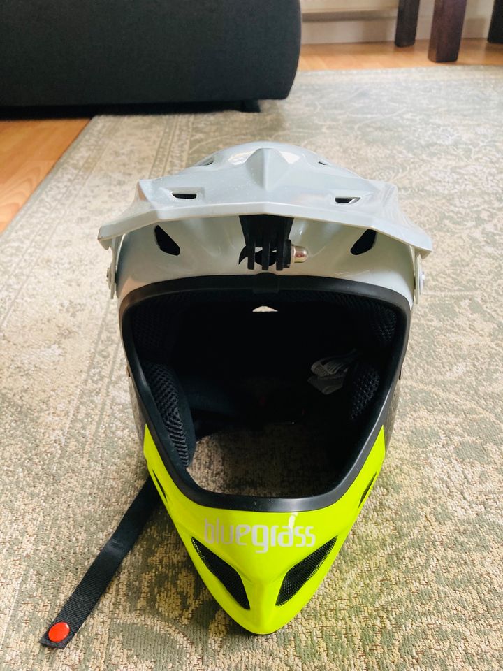 Fullface BMX Mountainbike Helm Bluegrass Explicit in Frankfurt am Main