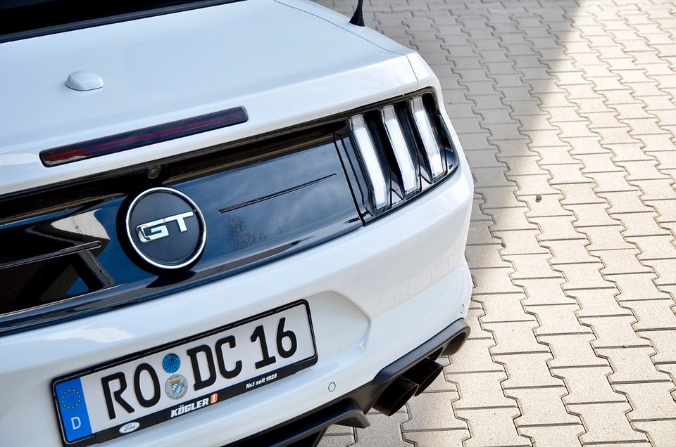 Ford Mustang GT Cabrio - MwSt. ausweisbar in Rosenheim