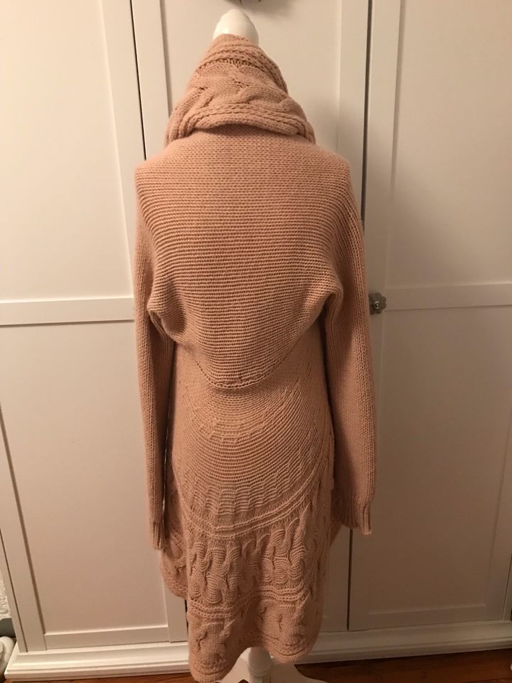 STRICKJACKE super schön rosé rosa Cardigan Neu in Neustadt in Holstein