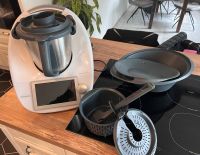 Vorwerk Thermomix TM6 Küchenmaschine Weiss mit Zubehör Nordrhein-Westfalen - Gummersbach Vorschau