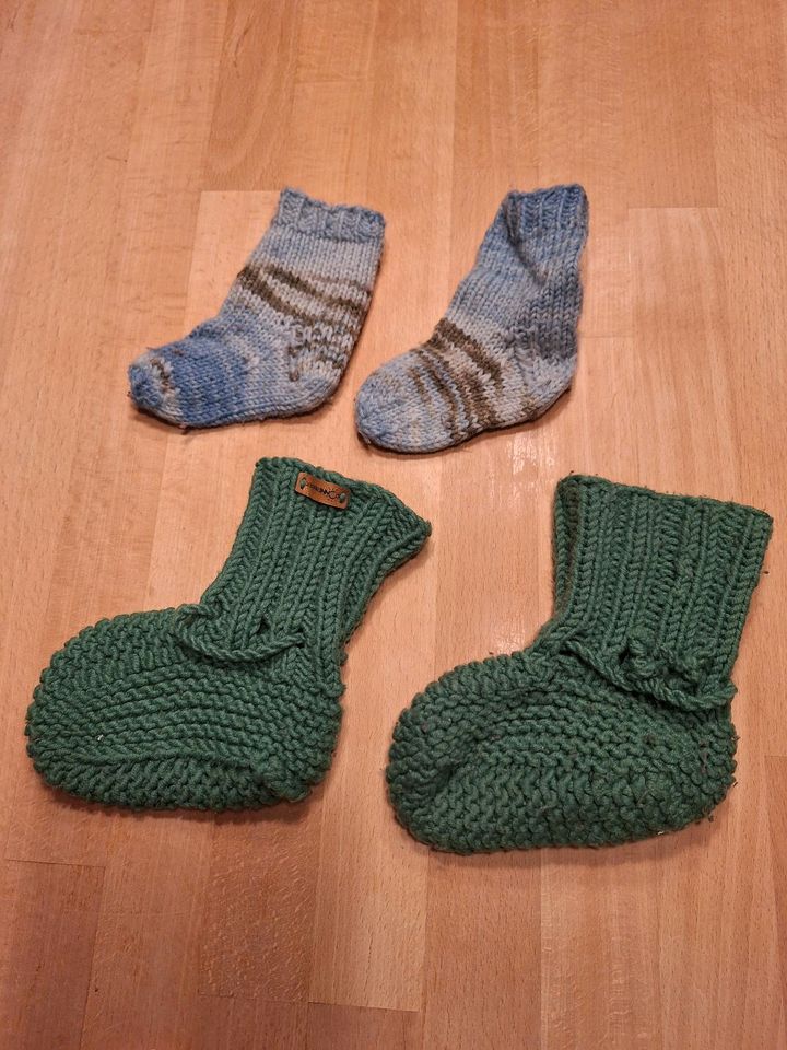 Handmade wollsocken Trageschuhe Babyschuhe 56 12 13 62 68 74 in Scheeßel