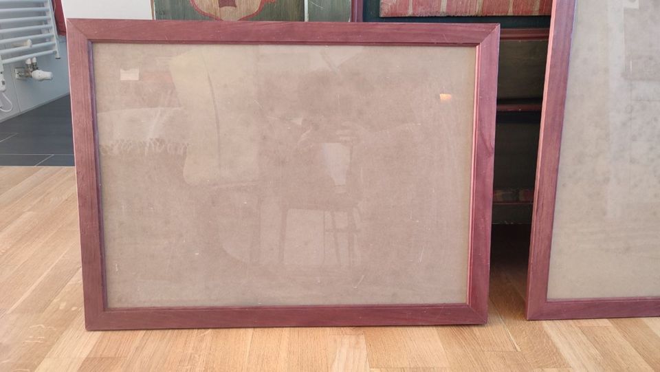 Zwei Holzrahmen mit Glasfront ca. 76 x 56 cm in Blaustein