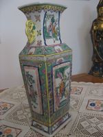 Asiatika - Antike, eckige China Porzellan Vase - Handgemalt Baden-Württemberg - Offenburg Vorschau