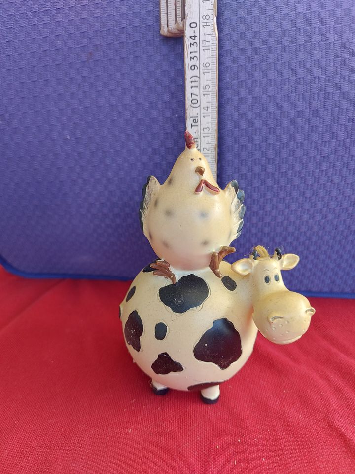 Keramik Kuh mit Huhn Figur Huckepack Dekoration in Klein Rogahn