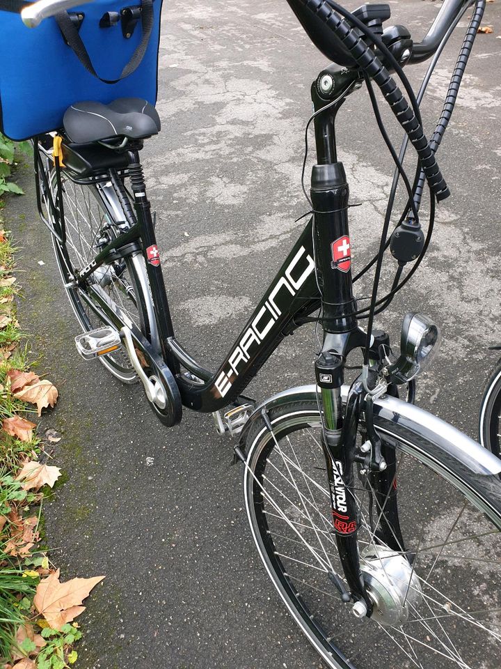 E-Bikes Cityfahrad, tiefer Einstieg in Köln