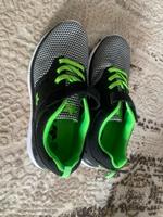 Sportschuhe neu Größe 39 Kr. München - Taufkirchen Vorschau