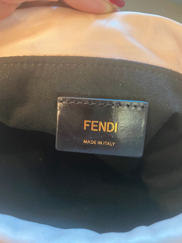 Original Fendi mon tresor Beutel Tasche in Leichlingen