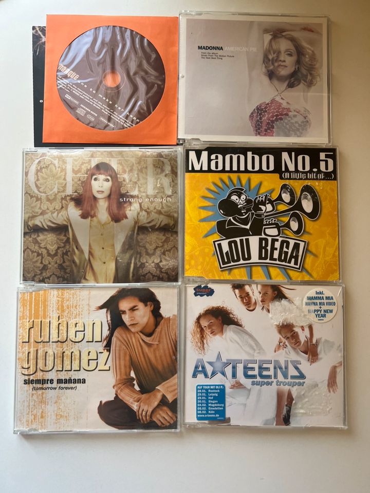 6 Maxi CDs, Cher, Lou Bega, Ruben Gomez, A Teens, Marque, Madonna in Fahrenbach
