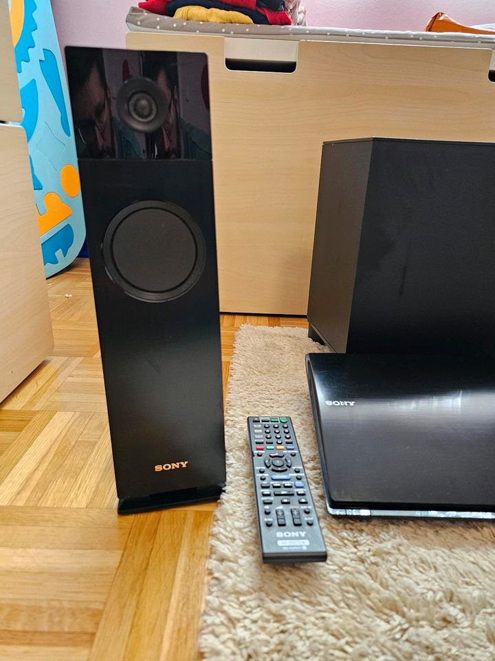 Sony Home Theater System Blue Ray 3d (BDV-NF620) in Düren