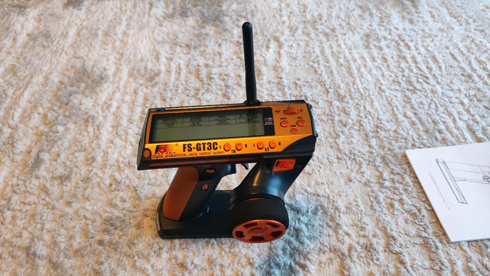 Flysky FS-GT3C 2.4 GHz 3CH Fernbedienung LCD für RC Auto Boot in Müllheim