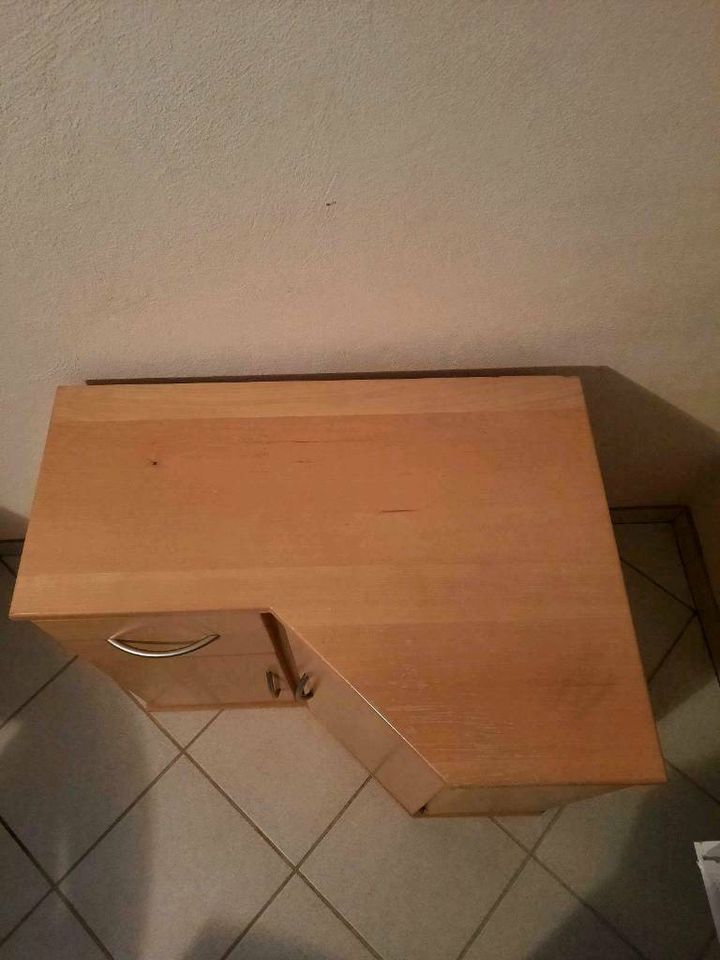 Eckschrank aus Buche massiv in Prüm