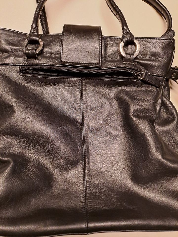 Große Handtasche, schwarz in Oberthulba