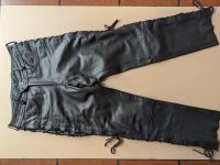 Bikerhose echt Leder schwarz mit seitlicher Schnürung Größe 52 Hessen - Hofheim am Taunus Vorschau