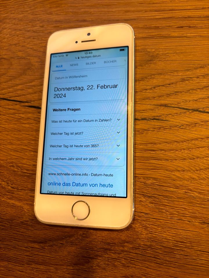 iPhone 5s weiß/silber 16GB in Reichelsheim (Wetterau)