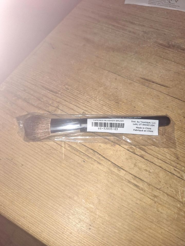 Younique Blusher Brush in Puschendorf