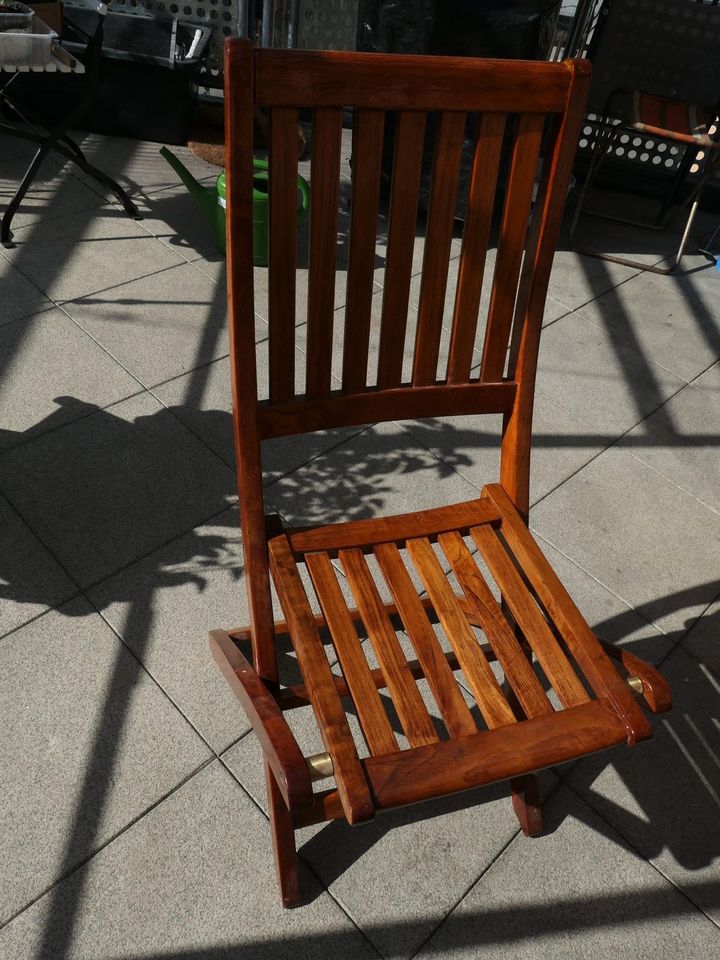 Designer Stuhl aus Teak Holz in Bad Saulgau