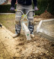 Bordsteinzange und Hammer zum Randsteine setzen mieten! Bayern - Rettenberg Vorschau