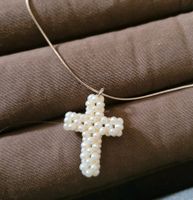 Kette mit einem Kreuz aus kleinen Perlen Feldmoching-Hasenbergl - Feldmoching Vorschau