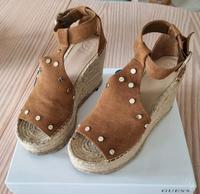 GUESS Sandaletten Plateau Keilabsatz Wildleder braun Gr.  39 Nordrhein-Westfalen - Haltern am See Vorschau
