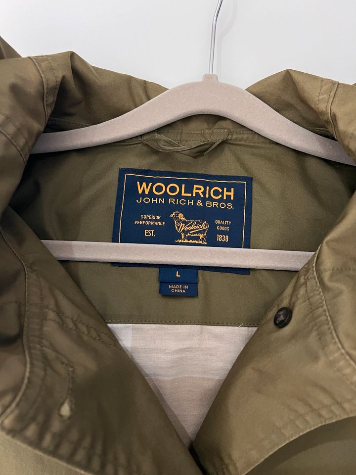 Woolrich L Damen Parka Trenchcoat sehr gut grün Khaki Jacke in Uelzen