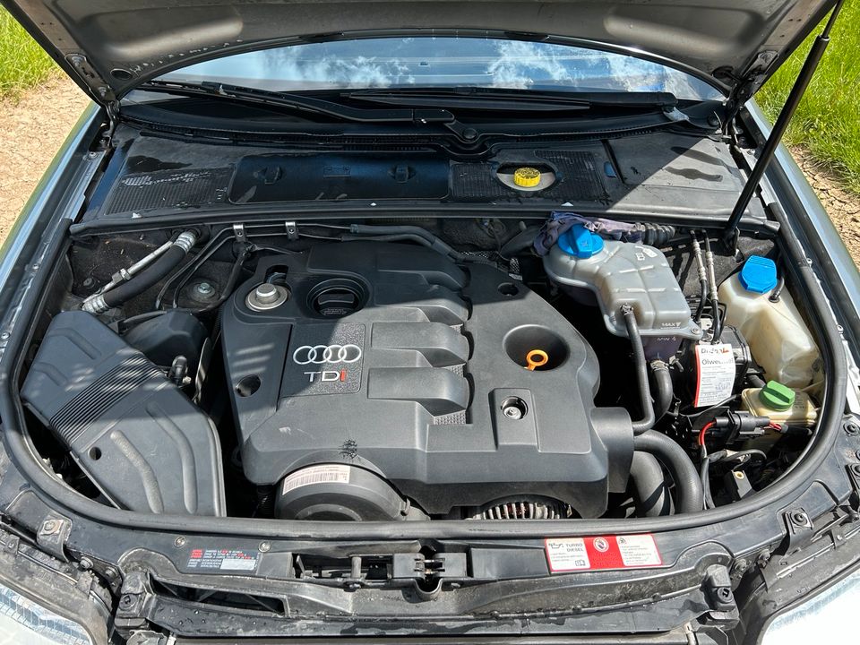 Audi A4 B6 1,9 TDi AVF Quattro Bose Xenon S-Line Allrad in Harburg (Schwaben)