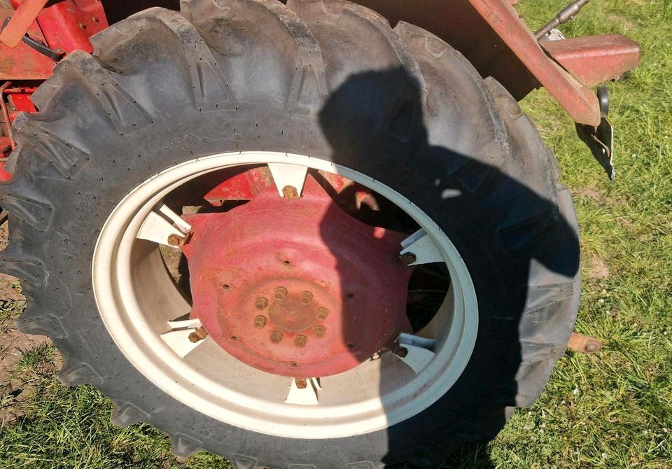 IHC McCormick D436 / D439 kein Eicher , Güldner , MF , Fendt in Bergen