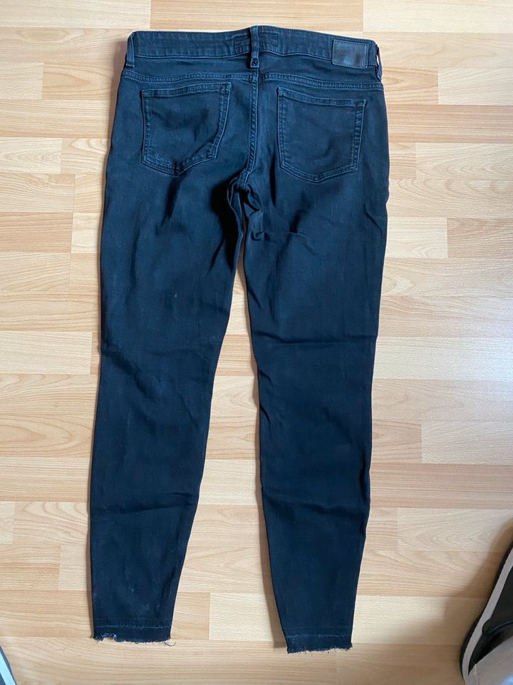 2 verschiedene Drykorn Jeans (grau/braun + schwarz) in Sommerhausen Main