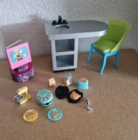 Küchenzeile mit Waffeleisen Toaster für Barbie Puppen Möbel Niedersachsen - Hildesheim Vorschau