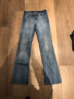 Guess Jeans Schlaghose Größe 28 Nordrhein-Westfalen - Engelskirchen Vorschau