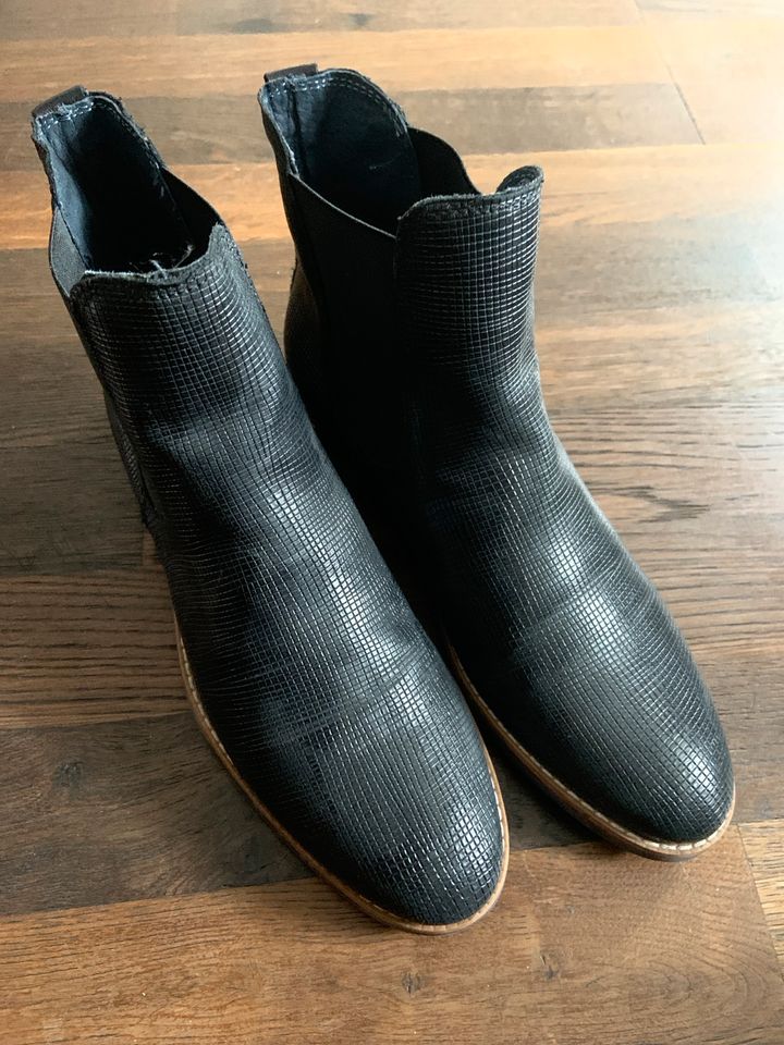 Chelsea Boots ♥️ schwarz Gr 39 Stiefeletten Schuhe Leder in Frankfurt am Main