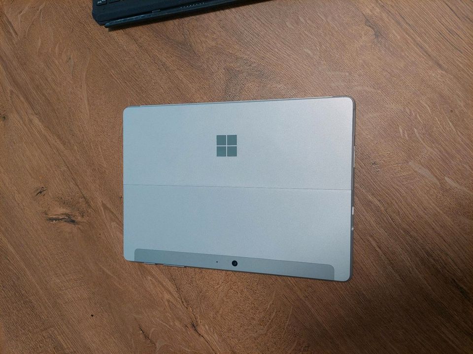 Surface go 2 128 GB ssd 8 GB RAM Tablet Tastatur Laptop Pen in Berlin