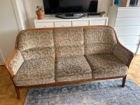 Sofa mit Holzrahmen und Blumenmuster München - Untergiesing-Harlaching Vorschau