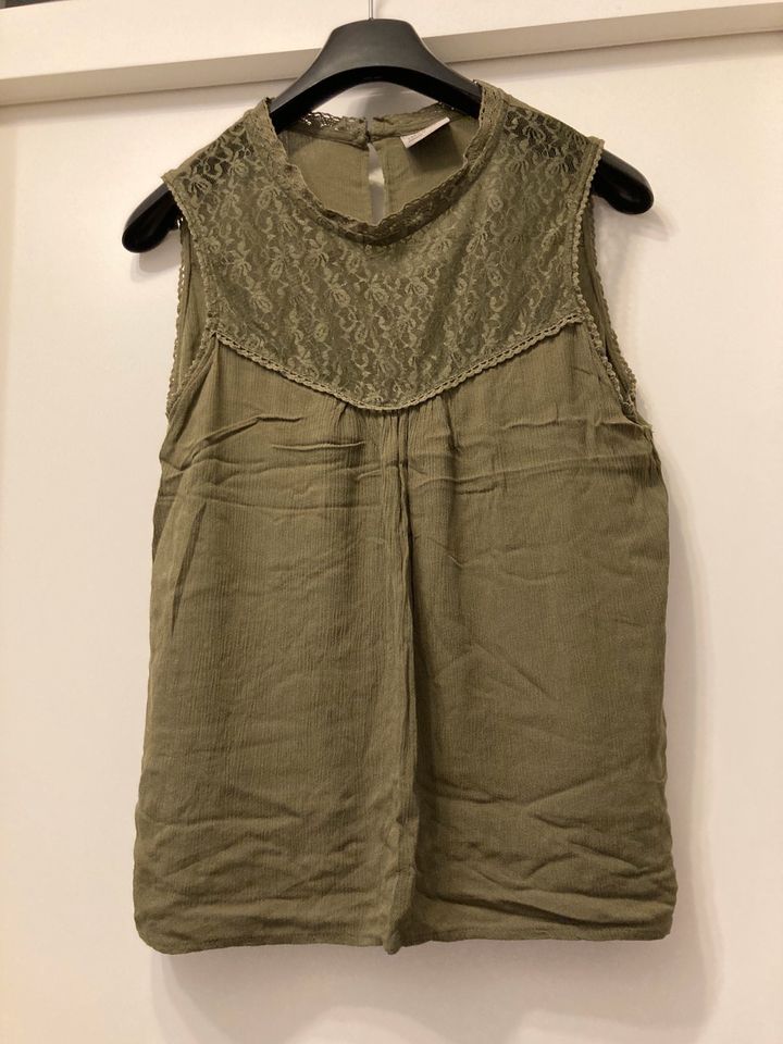 Tolles #Spitzenoberteil ❤️ #Spitze #khaki in München