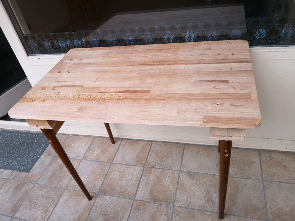 Holz-Tisch 100×60×77 als Küchentisch, Esstisch - massiv in Dreieich