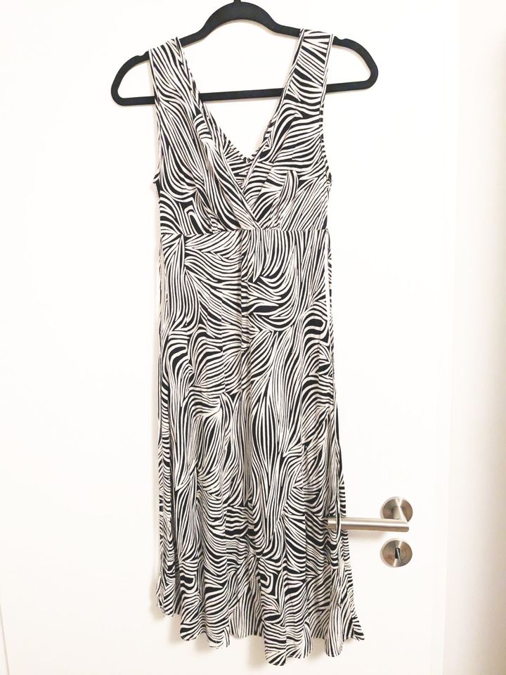 Sommerkleid Zebra Muster S 36 in Schenefeld (Kreis Steinburg)