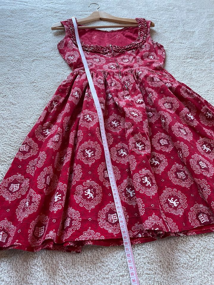 rotes Dirndl Tracht Trachtenkleid selfmade selbst genäht in Regensburg