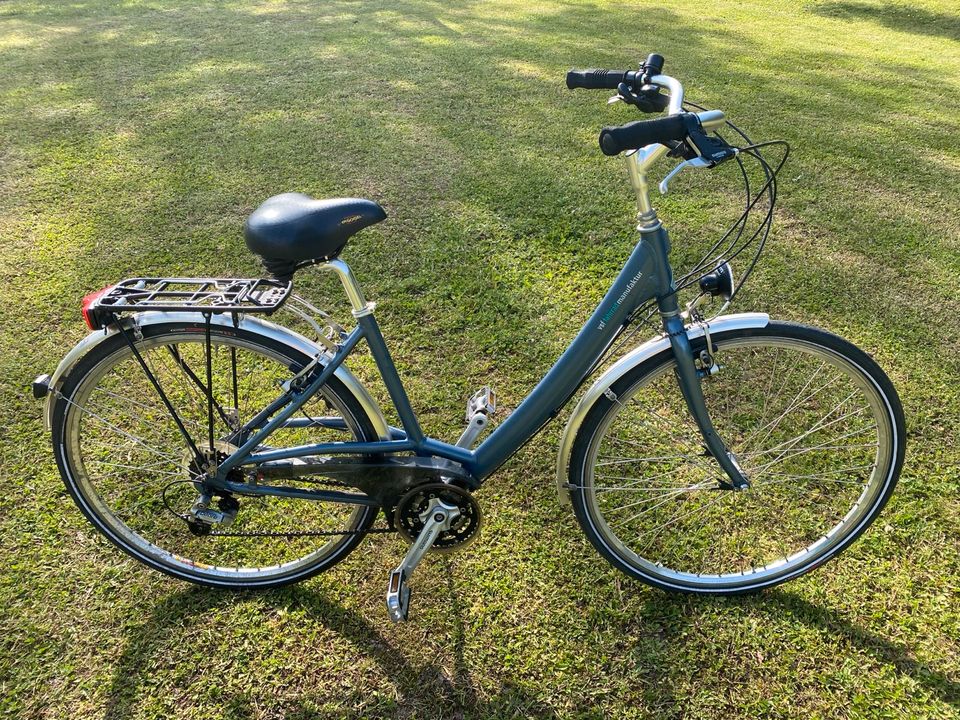 Fahrrad / Damen / RG 47cm / 26 Zoll Räder /Fahrradmanufaktur S400 in Frankfurt am Main