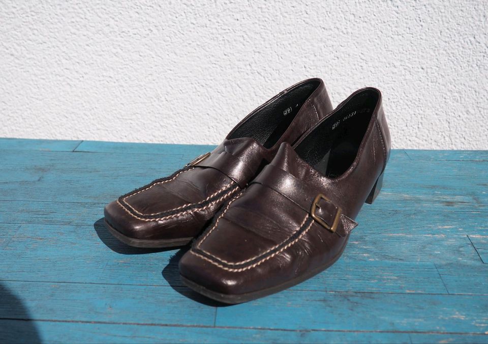 Rieker dunkelbraune Schuhe mit Absatz in Heilbronn