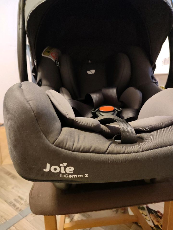 Joie iGemm 2 Babyschale mit Isofix Station in Bremerhaven