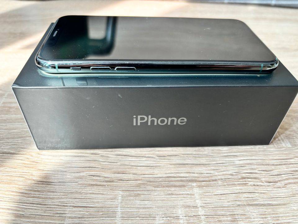 Apple iPhone 11 Pro Nachtgrün 64 GB - sehr guter Zustand in Chemnitz
