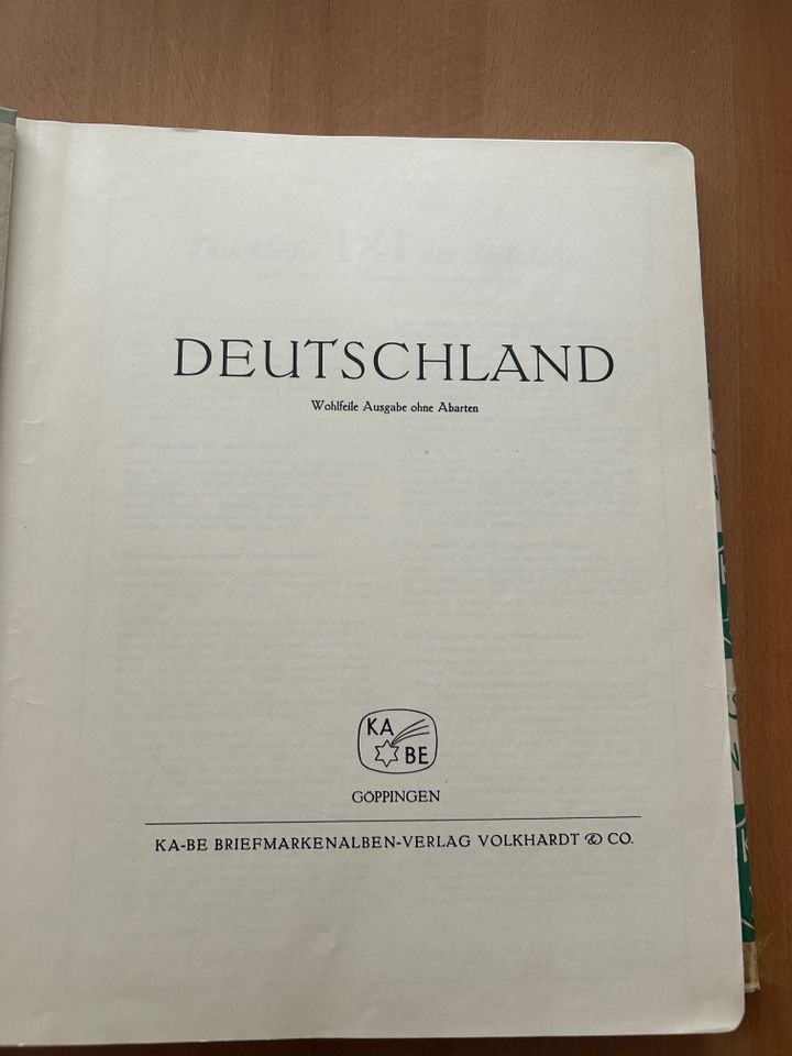 Sonderalbum „Deutschland seit 1945“ mit vielen Briefmarken. in Duisburg
