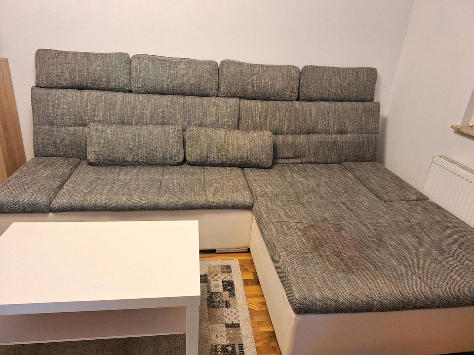 Graue Couch zu verkaufen in Leipzig