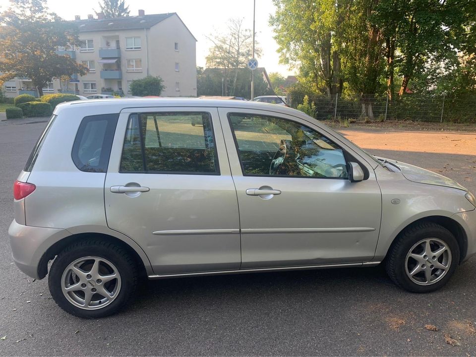 Mazda 2 Automatik in Hanau